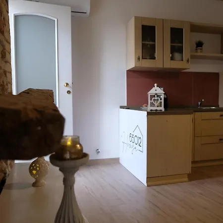 65012 House Bed & Breakfast